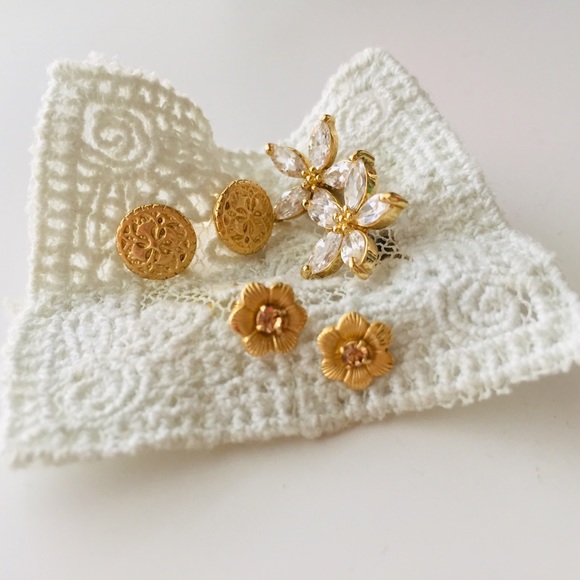 Francesca's Collections Jewelry - Gold Earrings